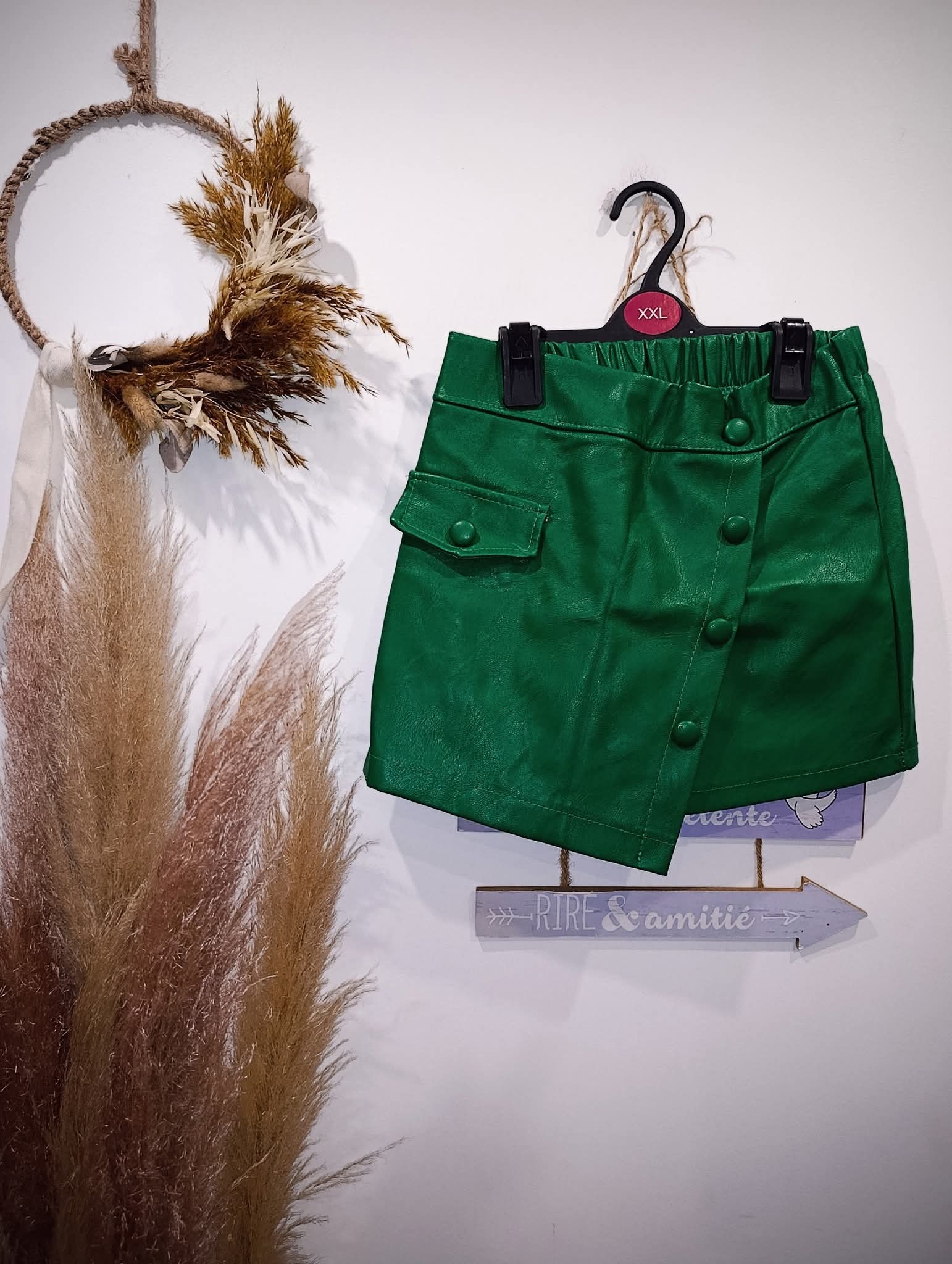 Jupe short en simili